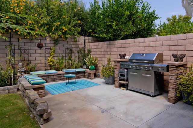 1221 Sunflower Lane, Palm Springs, CA 92262