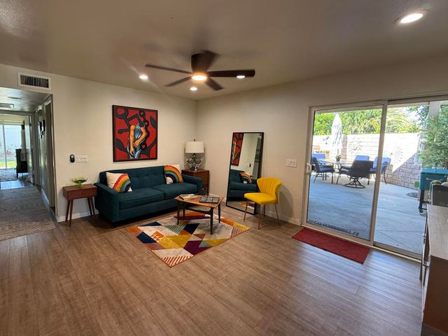 1221 Sunflower Lane, Palm Springs, CA 92262