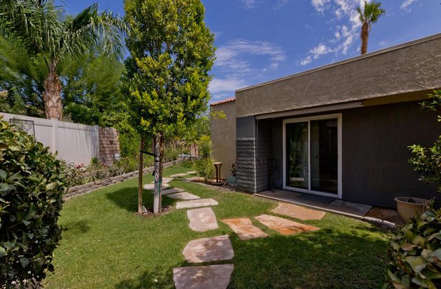 1221 Sunflower Lane, Palm Springs, CA 92262