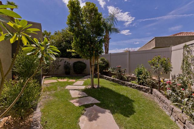 1221 Sunflower Lane, Palm Springs, CA 92262