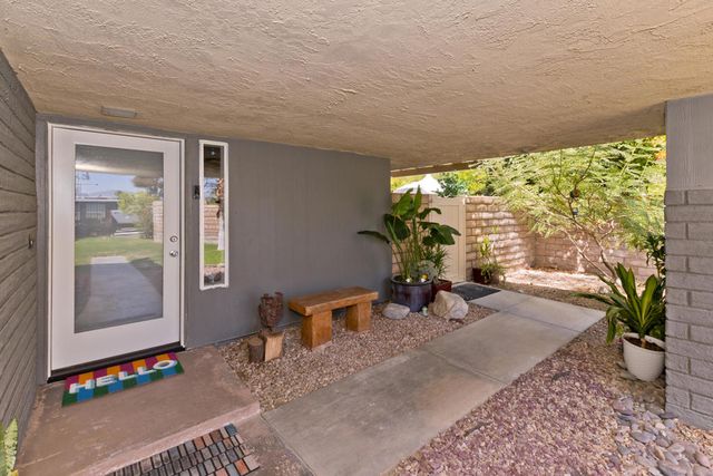 1221 Sunflower Lane, Palm Springs, CA 92262