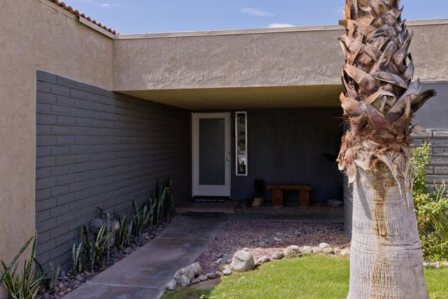 1221 Sunflower Lane, Palm Springs, CA 92262