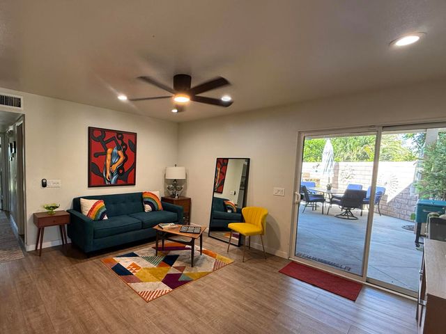 1221 Sunflower Lane, Palm Springs, CA 92262