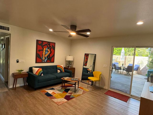 1221 Sunflower Lane, Palm Springs, CA 92262