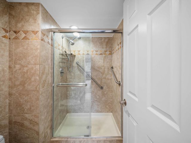 702 N Waukegan Road 206A, Glenview, IL 60025