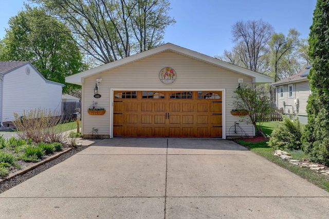 445 Golf Road, Crystal Lake, IL 60014