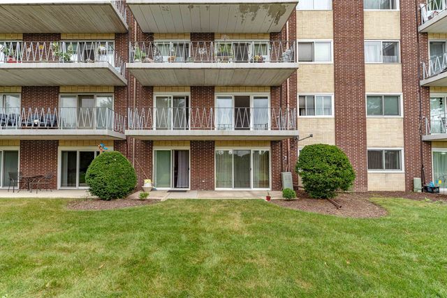 2900 Maple Avenue 18A, Downers Grove, IL 60515