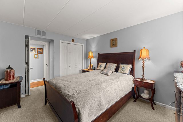 2900 Maple Avenue 18A, Downers Grove, IL 60515