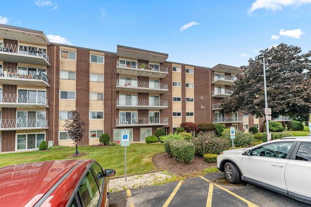2900 Maple Avenue 18A, Downers Grove, IL 60515