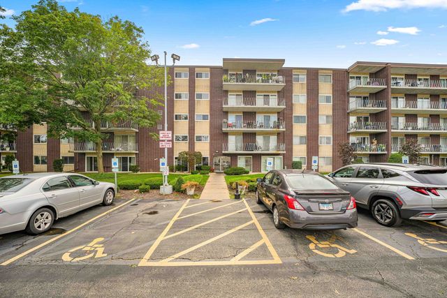 2900 Maple Avenue 18A, Downers Grove, IL 60515