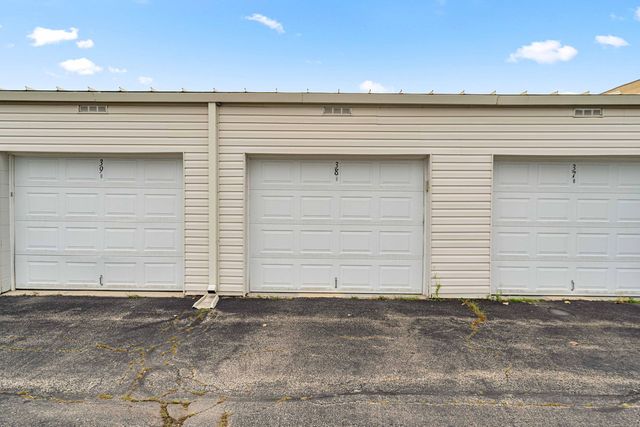 2900 Maple Avenue 18A, Downers Grove, IL 60515