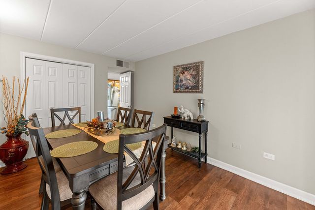 2900 Maple Avenue 18A, Downers Grove, IL 60515