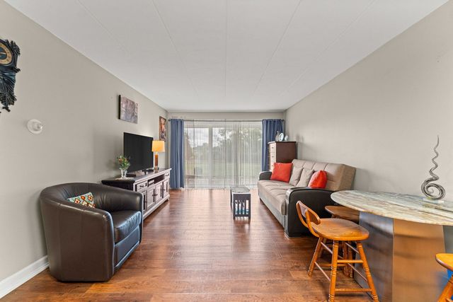 2900 Maple Avenue 18A, Downers Grove, IL 60515
