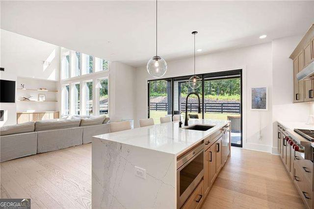 1043 Ridgeview Road, Woodstock, GA 30188