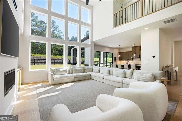 1043 Ridgeview Road, Woodstock, GA 30188