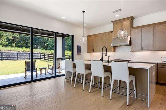 1043 Ridgeview Road, Woodstock, GA 30188