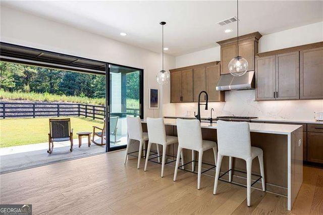 1043 Ridgeview Road, Woodstock, GA 30188