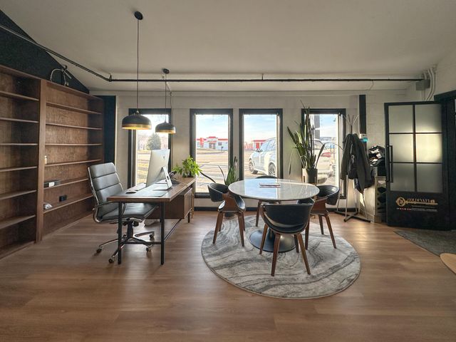 305 E Maple Road, Troy, MI 48083