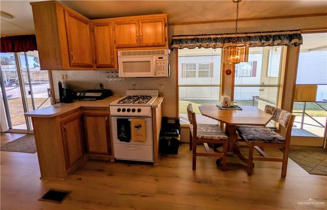 2322 Bobolink Circle E 270, Palmview, TX 78572