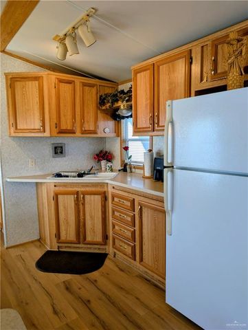 2322 Bobolink Circle E 270, Palmview, TX 78572