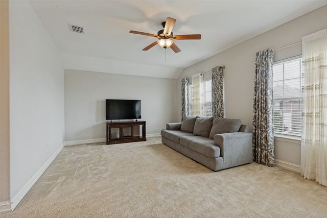 1005 Pinnacle Breeze Drive, Fort Worth, TX 76052