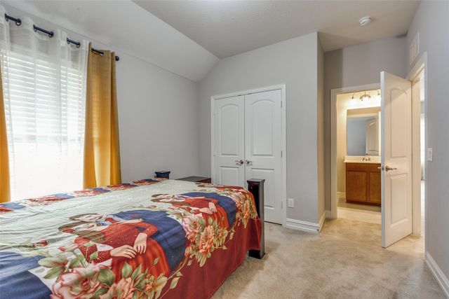1005 Pinnacle Breeze Drive, Fort Worth, TX 76052