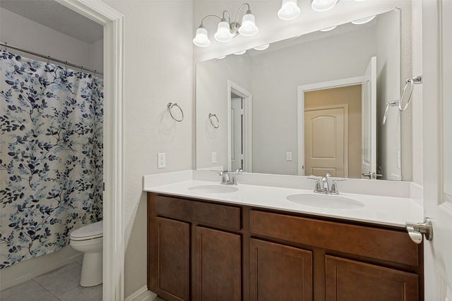 1005 Pinnacle Breeze Drive, Fort Worth, TX 76052