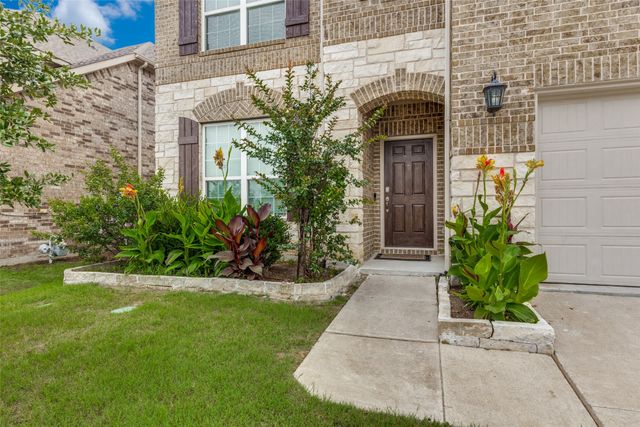1005 Pinnacle Breeze Drive, Fort Worth, TX 76052