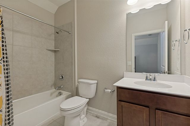 1005 Pinnacle Breeze Drive, Fort Worth, TX 76052