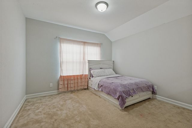 1005 Pinnacle Breeze Drive, Fort Worth, TX 76052