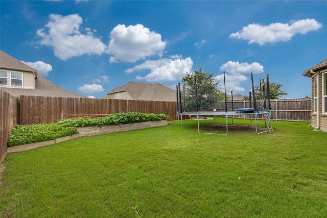 1005 Pinnacle Breeze Drive, Fort Worth, TX 76052