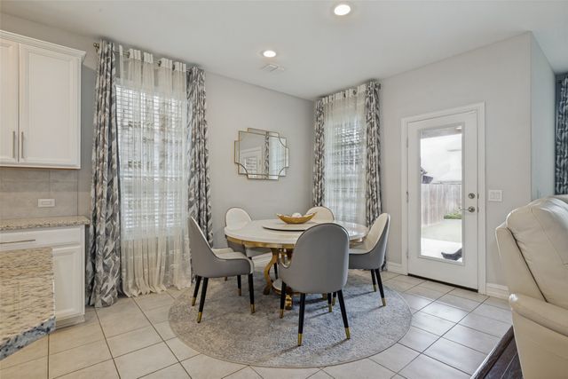 1005 Pinnacle Breeze Drive, Fort Worth, TX 76052