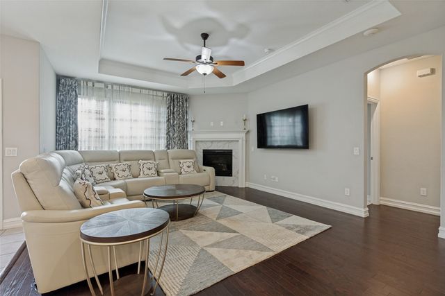 1005 Pinnacle Breeze Drive, Fort Worth, TX 76052