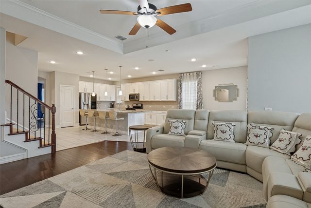 1005 Pinnacle Breeze Drive, Fort Worth, TX 76052