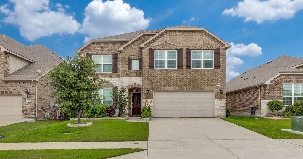 1005 Pinnacle Breeze Drive, Fort Worth, TX 76052