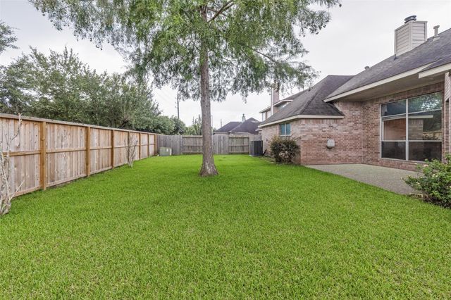 6811 Shelby Oaks Drive, Richmond, TX 77407