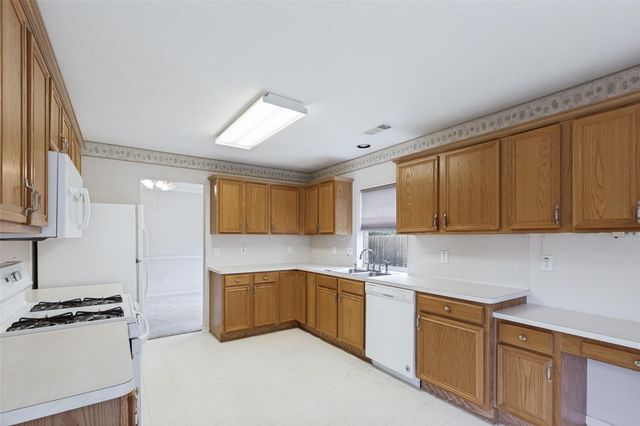 6811 Shelby Oaks Drive, Richmond, TX 77407