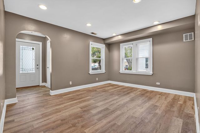 10417 W Palmer Avenue, Melrose Park, IL 60164