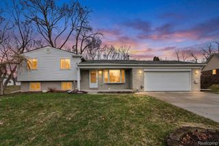 2538 Costa Mesa Road, Waterford Charter Township, MI 48329