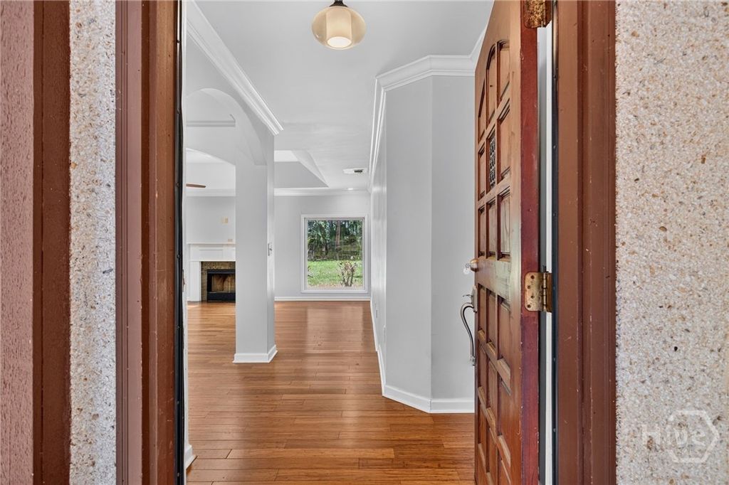 Image 10 of property listing at 30 Grace Court, Richmond Hill, GA 31324