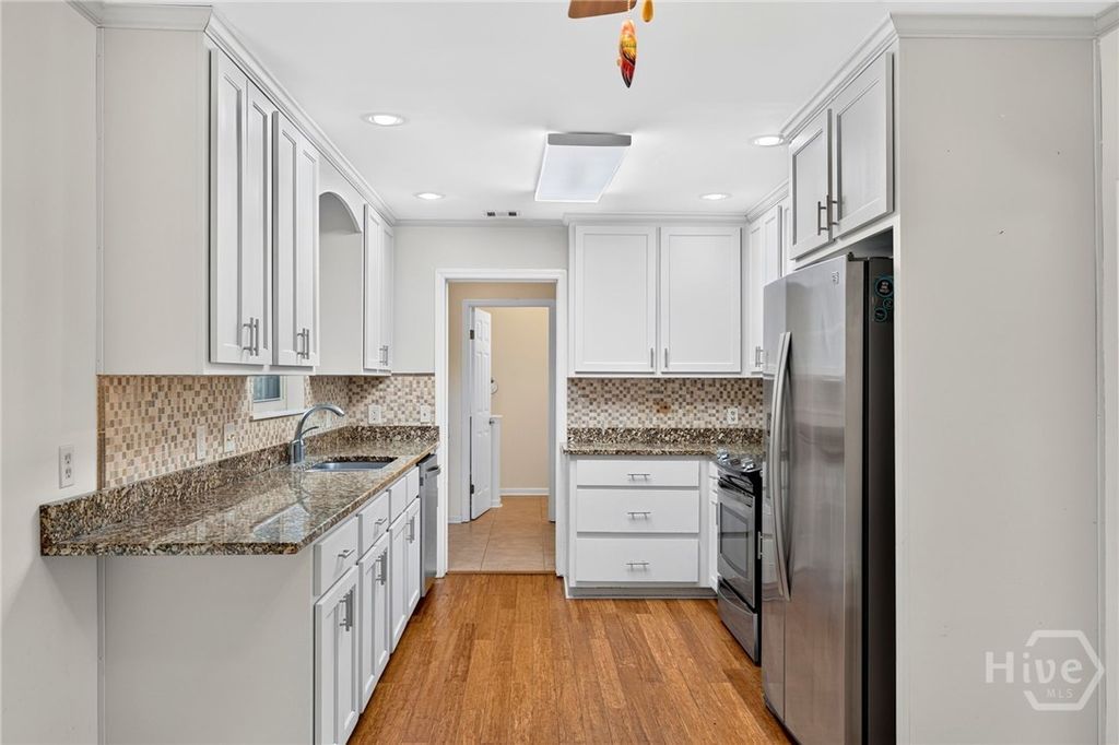 Image 15 of property listing at 30 Grace Court, Richmond Hill, GA 31324