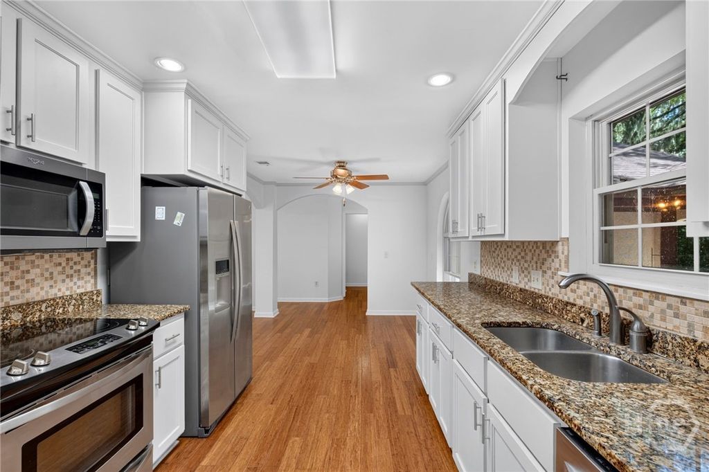Image 18 of property listing at 30 Grace Court, Richmond Hill, GA 31324