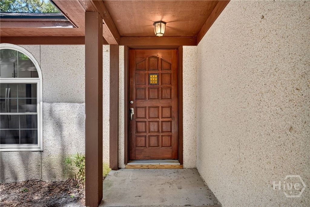 Image 9 of property listing at 30 Grace Court, Richmond Hill, GA 31324