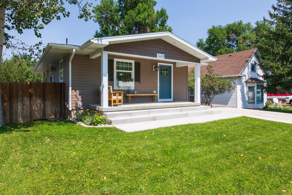 1425 Alger Ave, Cody, WY 82414 photo 1