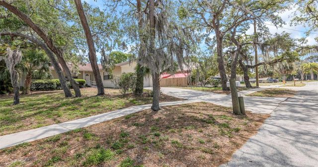 753 SEMINOLE BOULEVARD, Tarpon Springs, FL 34689