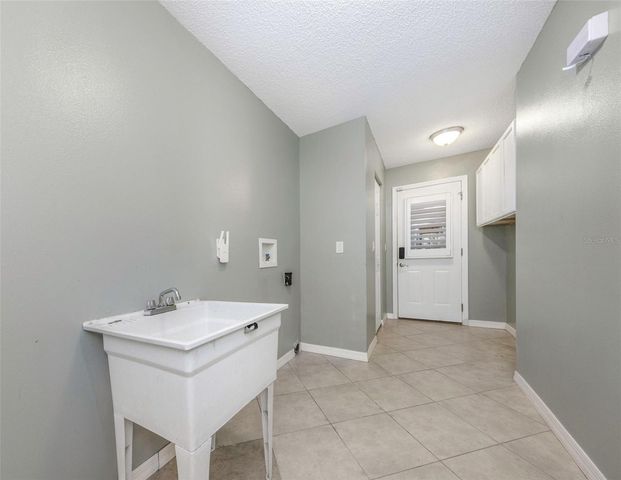 753 SEMINOLE BOULEVARD, Tarpon Springs, FL 34689