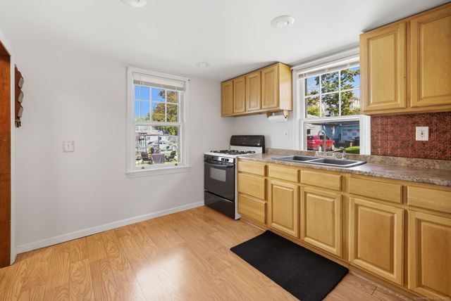 1117 Townsend Avenue, New Haven, CT 06512