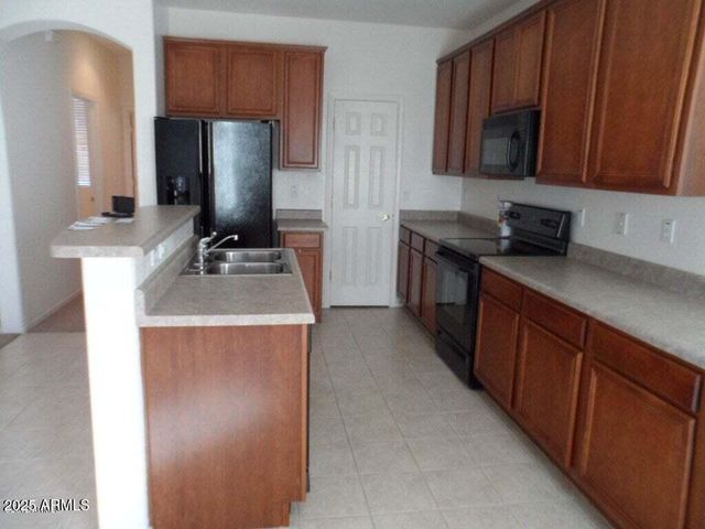 10425 W WINDSOR Avenue, Avondale, AZ 85392