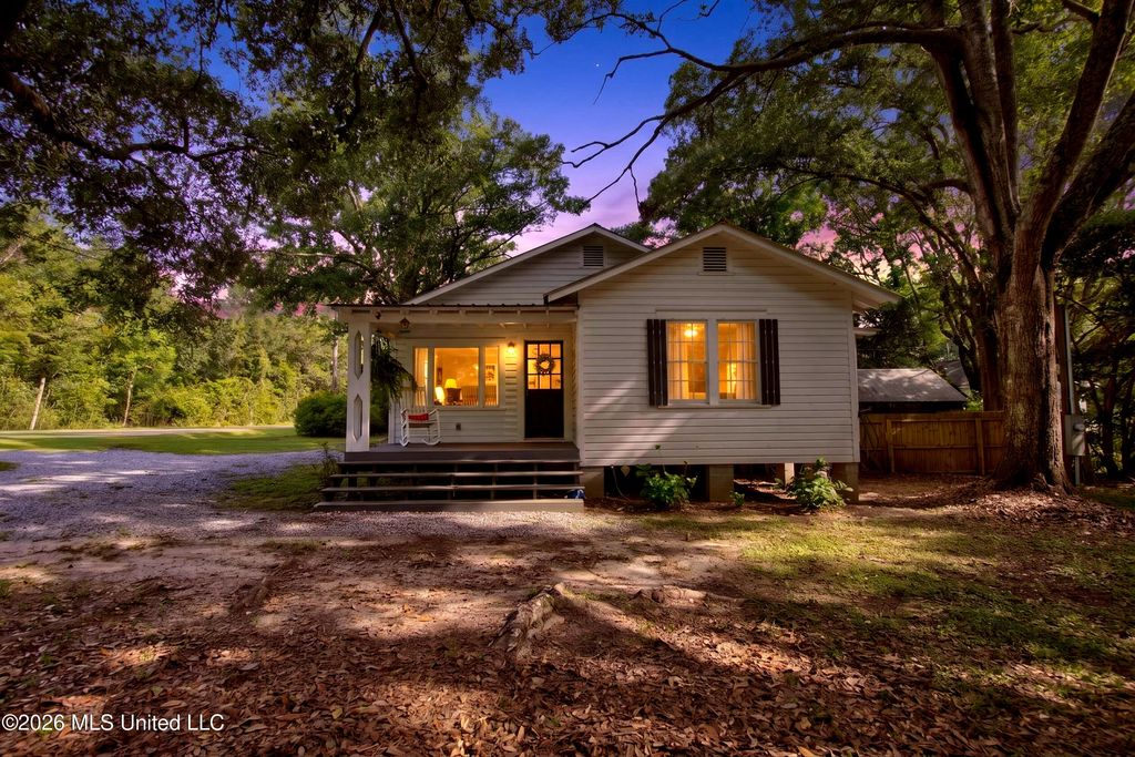 15264 Hudson Krohn Road, Biloxi, MS 39532