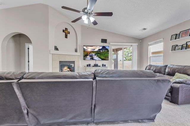 3000 Desert Sage Avenue SW, Los Lunas, NM 87031